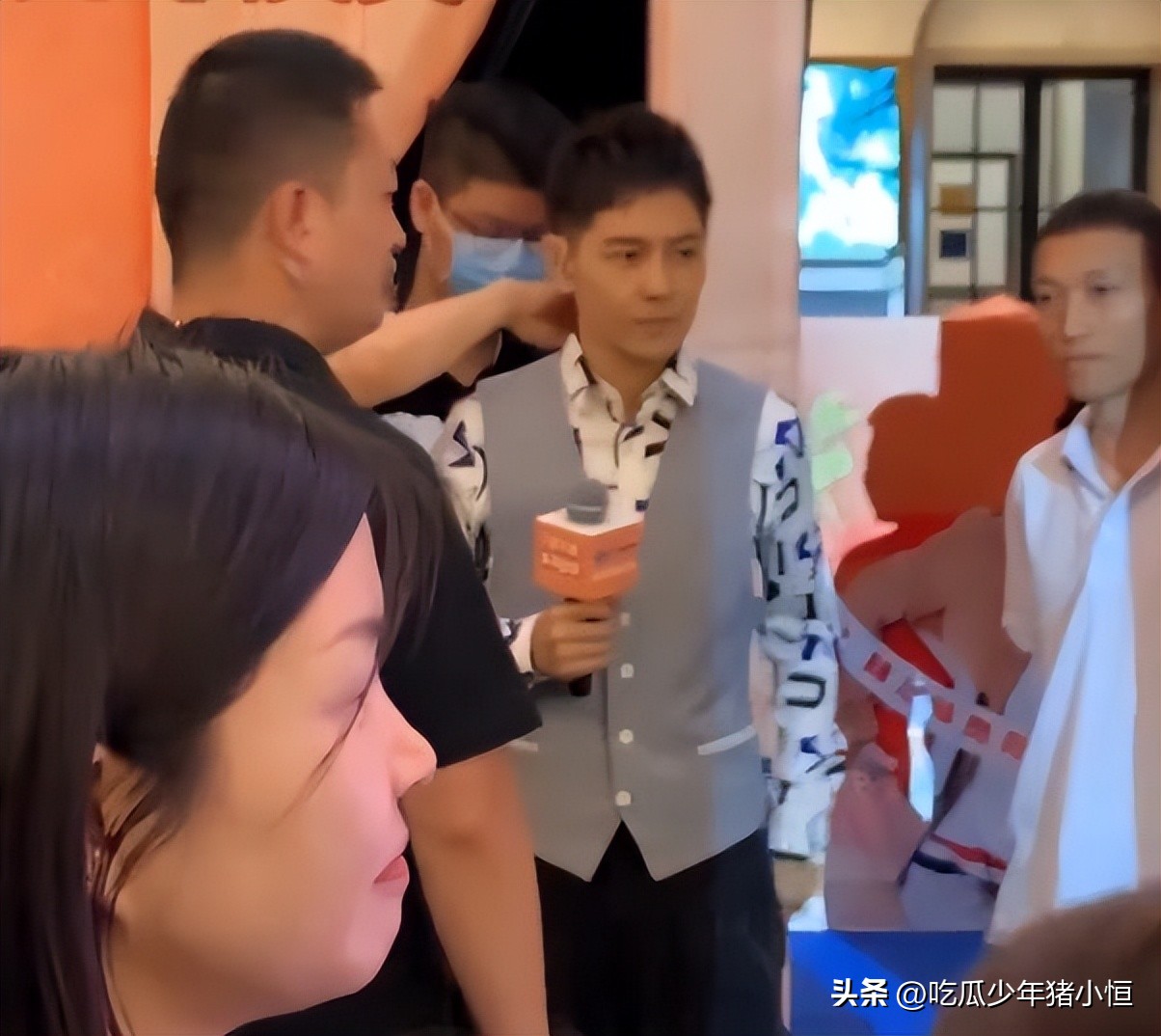 林志颖参加活动拄拐吗,44岁林志颖出席活动如小鲜肉