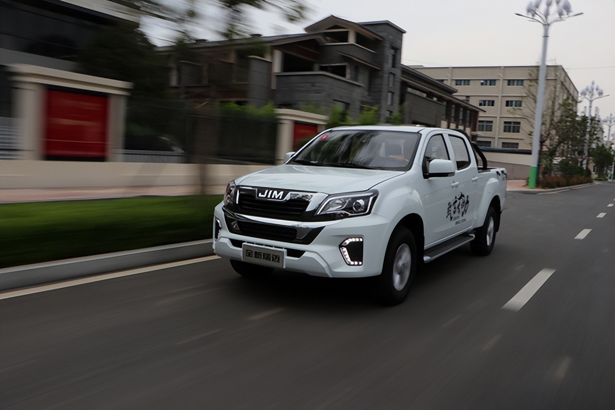 江西五十铃皮卡欢迎到店试车,试驾江西五十铃瑞迈2024款