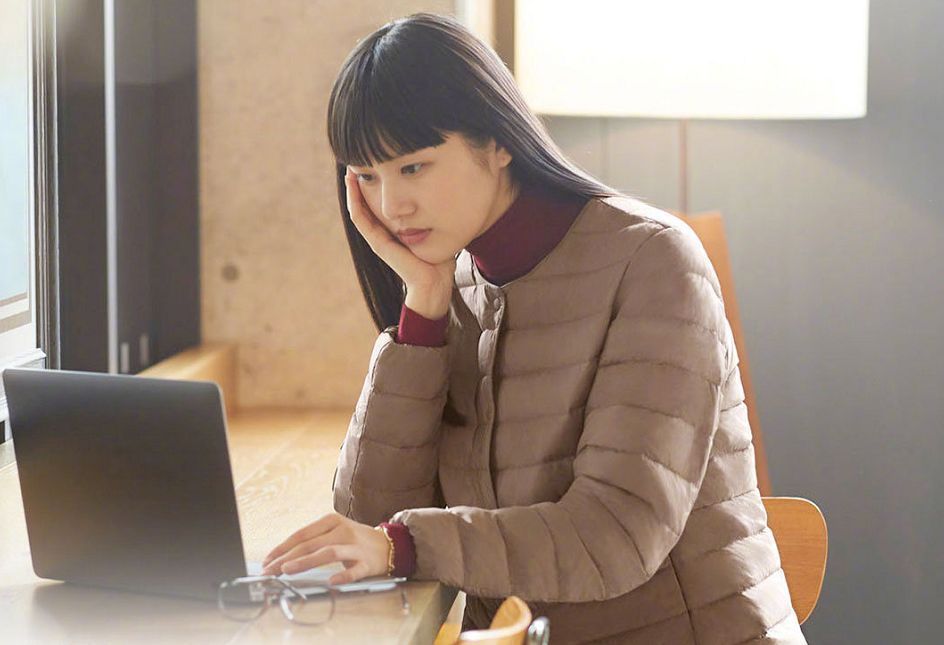 优衣库轻薄羽绒服值得购买吗,优衣库高级轻型羽绒服女款