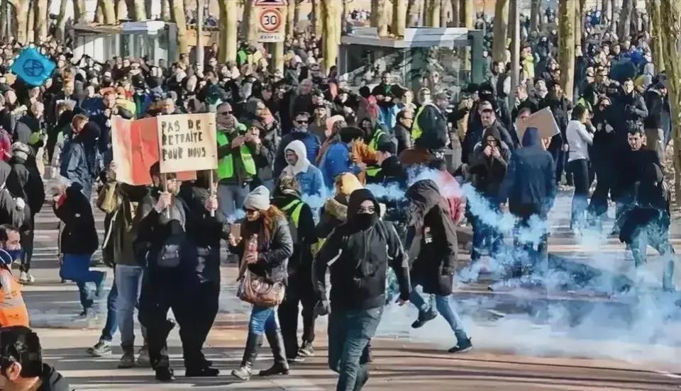 娉曞浗楠氫贡鐜板湪骞虫伅浜嗗悧,娉曞浗楠氫贡鏂綉