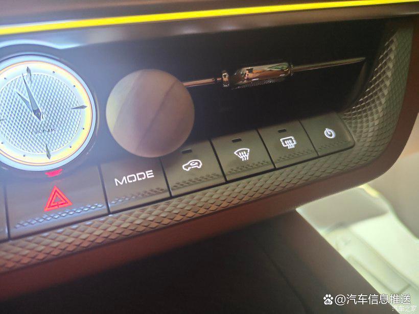 坦克500和丰田普拉多安全性对比,坦克500对比普拉多后备箱空间