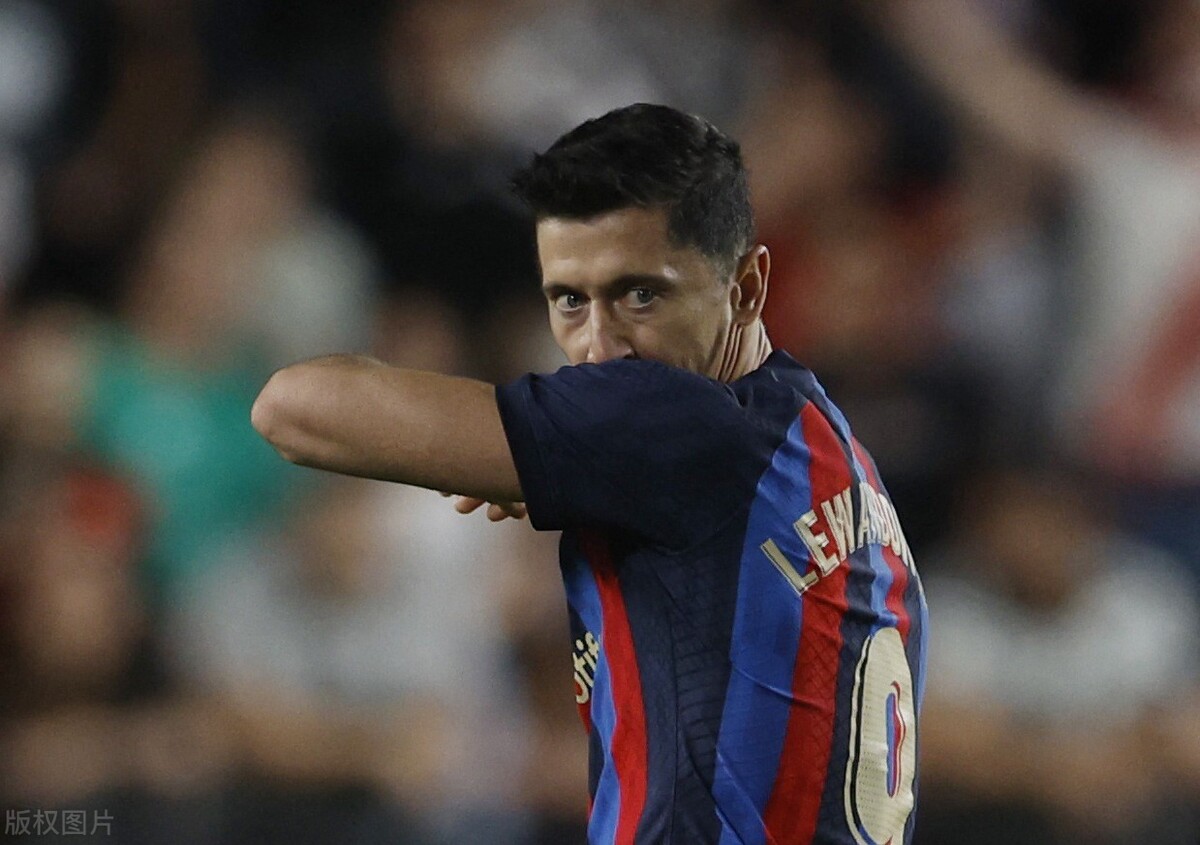 西甲皇马爆冷,西甲皇马3-2巴萨赛后庆祝