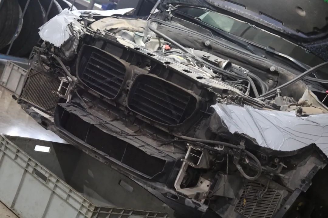 怪兽修车视频全集,13年宝马gt535升级新款内饰