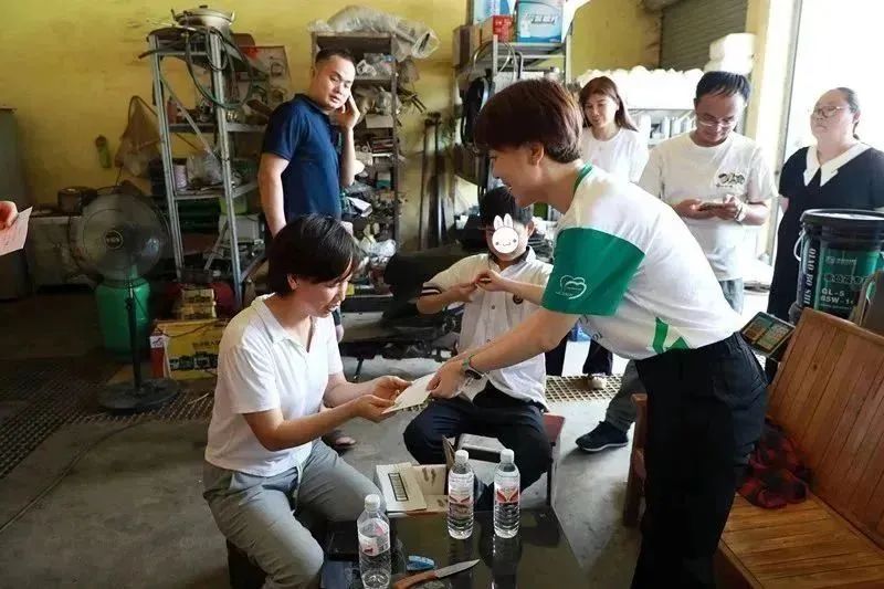 走访广西贫困家庭的视频,走访残疾学生家庭记录