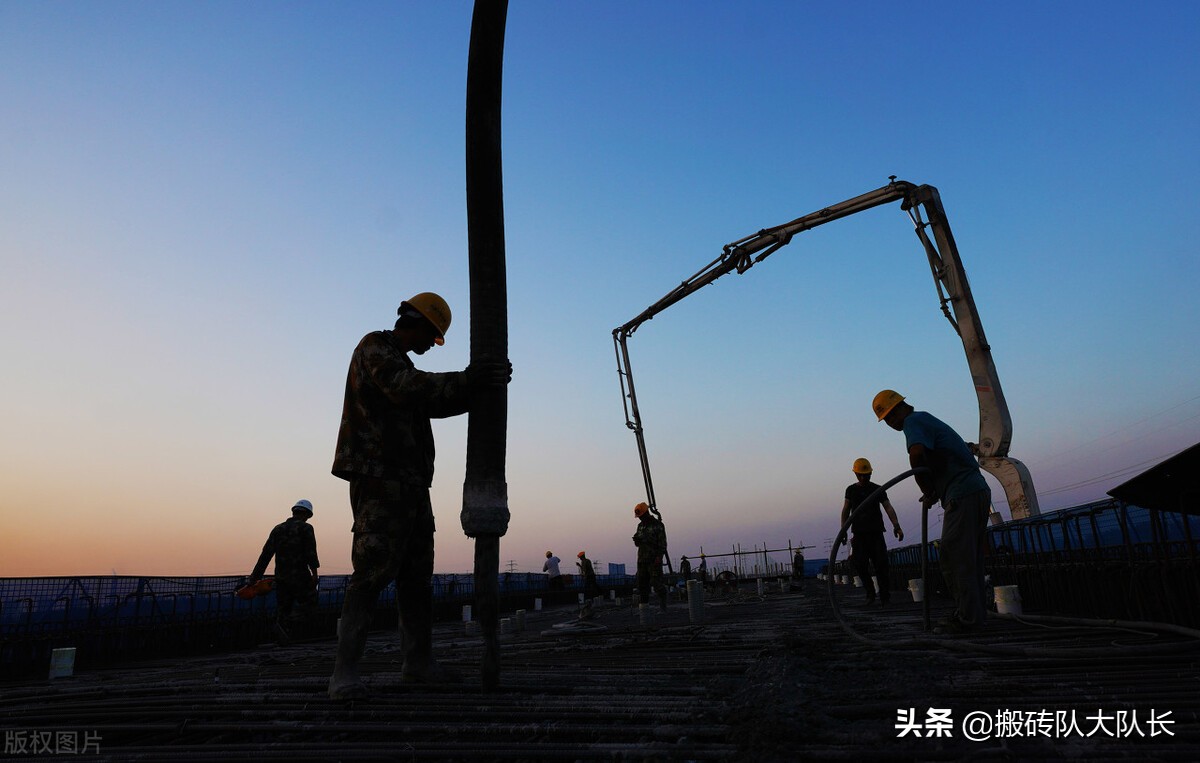 开发商躺平！建筑行业内卷！2022年后半年，行业发展有无转机？