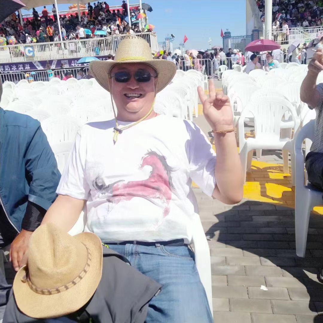 丹青丝韵文创研究院文创《忠义千秋》和《勇往直前》T恤产品