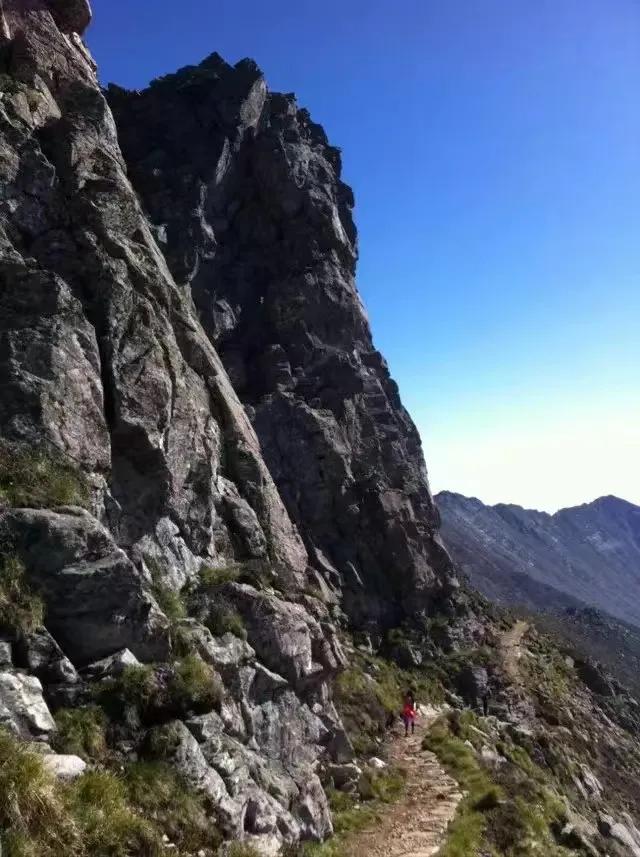 陕西秦岭太白分水岭,秦岭两边两重天