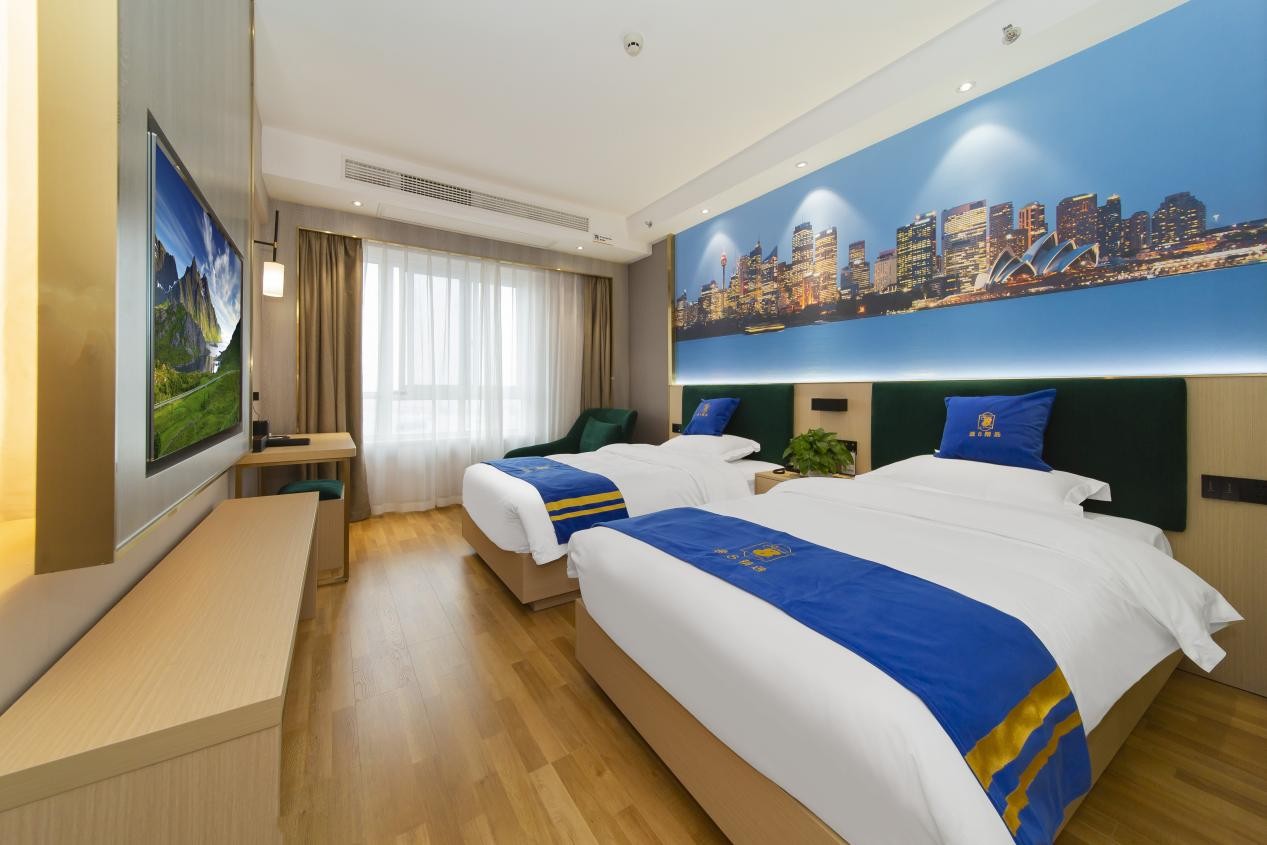 蜀绣成都的古典优雅，来速8精选酒店感受一番