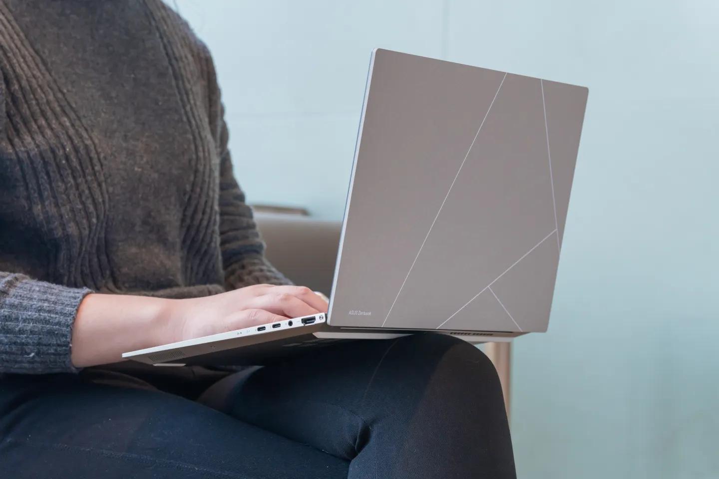 92%屏占比高续航轻薄本华硕灵耀14,2029款华硕灵耀14笔记本值得买吗