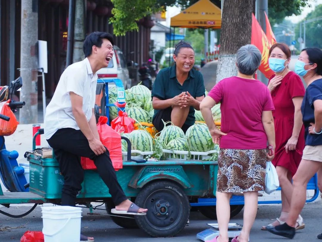 7月份人来人往街道,7月北京人山人海