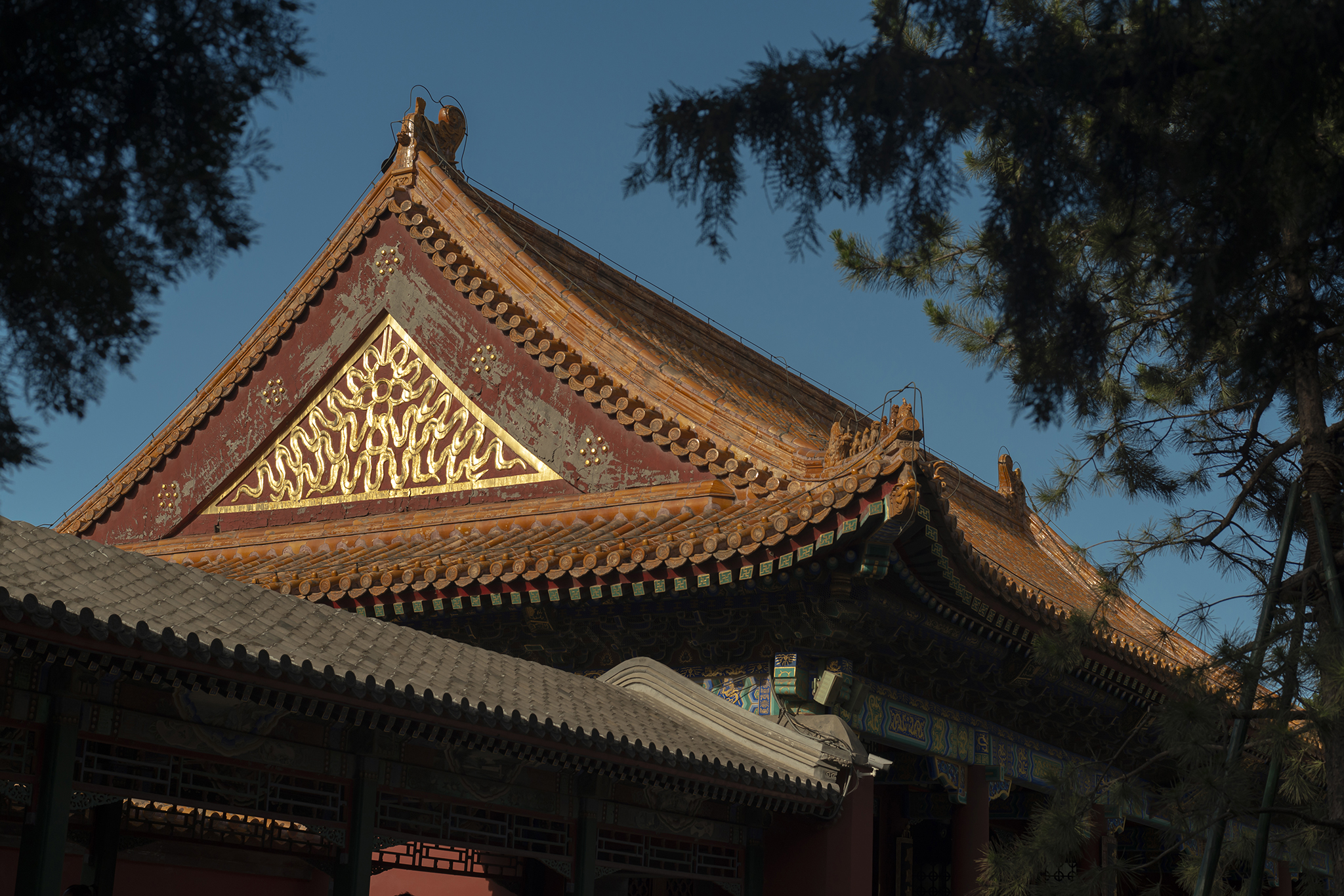 漫步北京颐和园,走颐和园长廊寓意