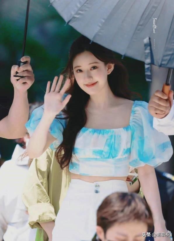 王鹤棣赵露思合照神图,王鹤棣赵露思合照