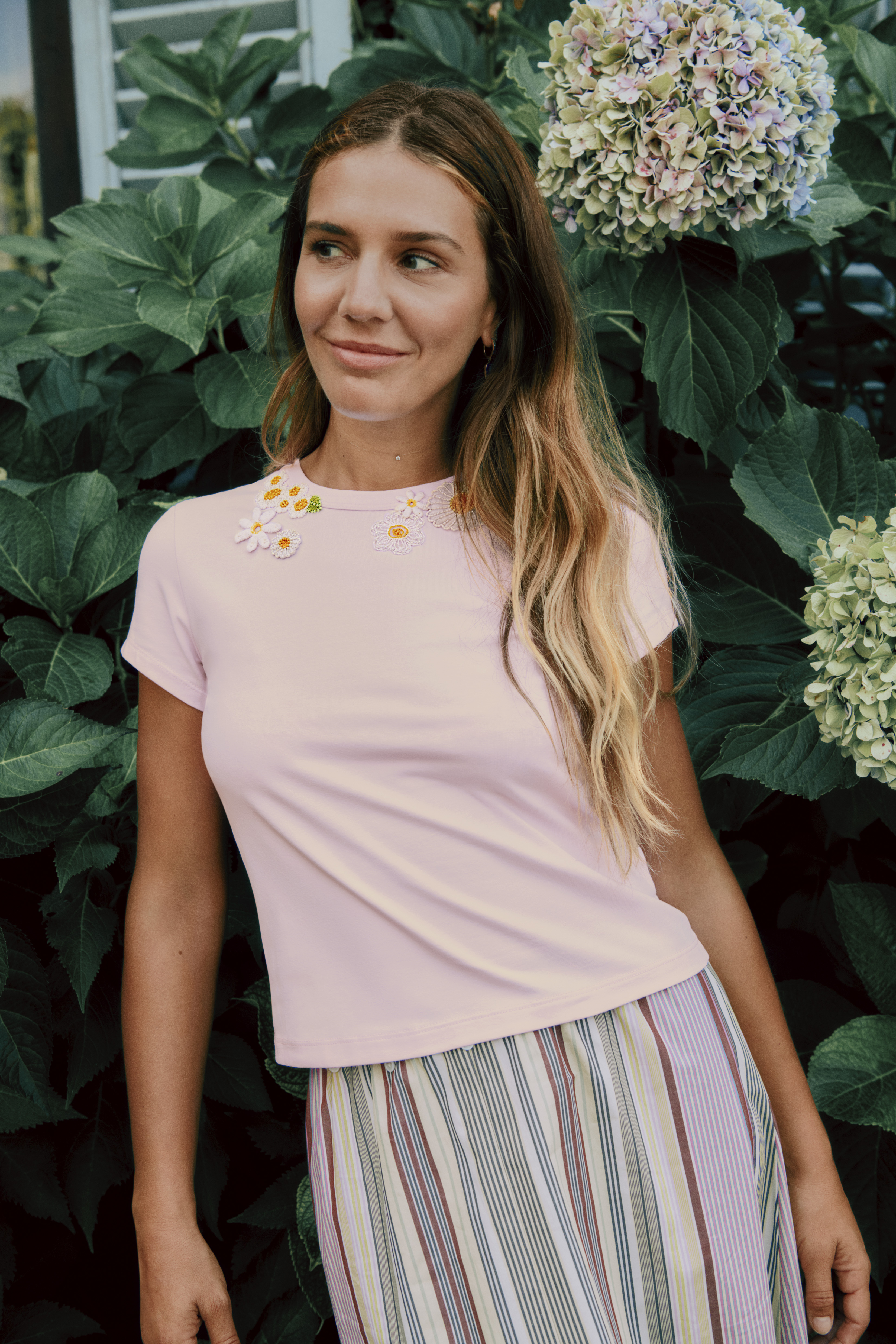 破圈密码添新作，MAXCo.推出ShallWe?“有何不可”联名系列产品