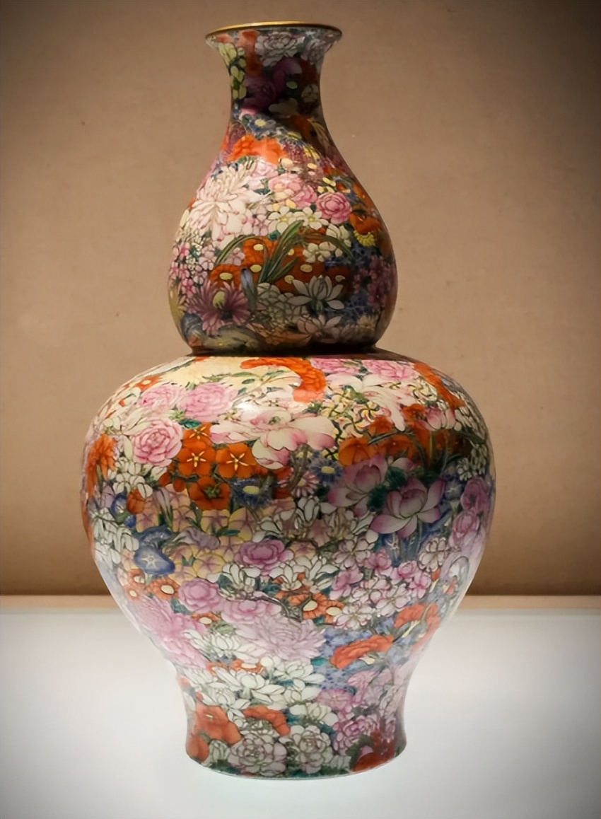 珐琅彩瓷器始于什么年代,珐琅彩瓷器特征是什么