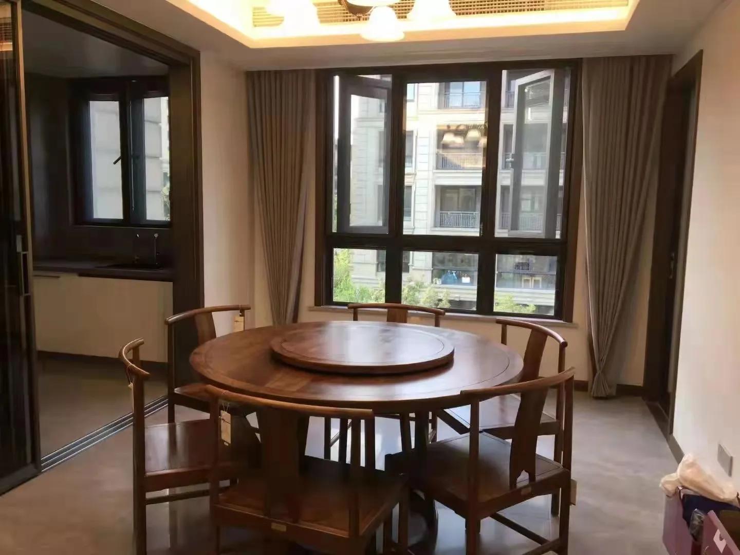小户型要圆餐桌还是方餐桌,家庭用圆餐桌还是方餐桌