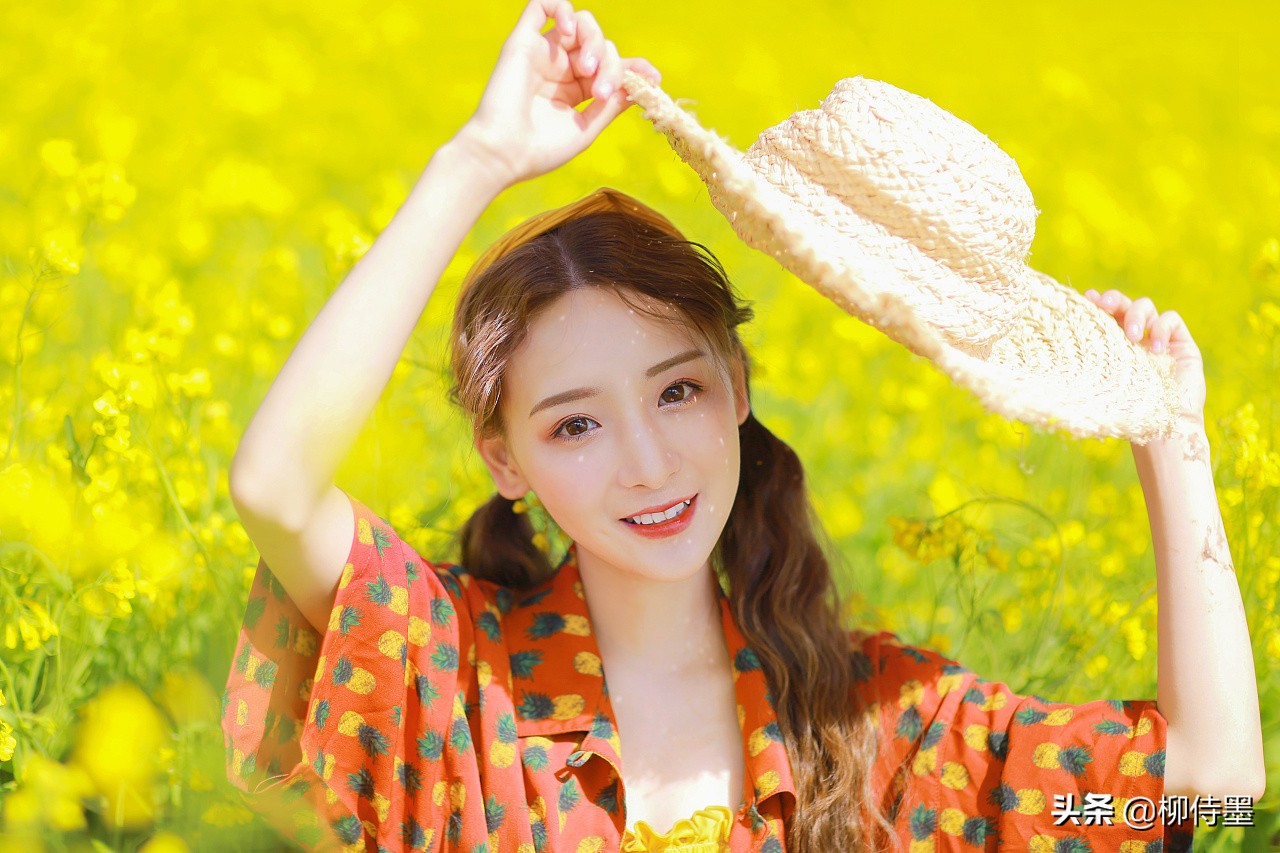 短视频拍摄人像怎么摆姿势,拍蔷薇人像如何摆姿势夜晚