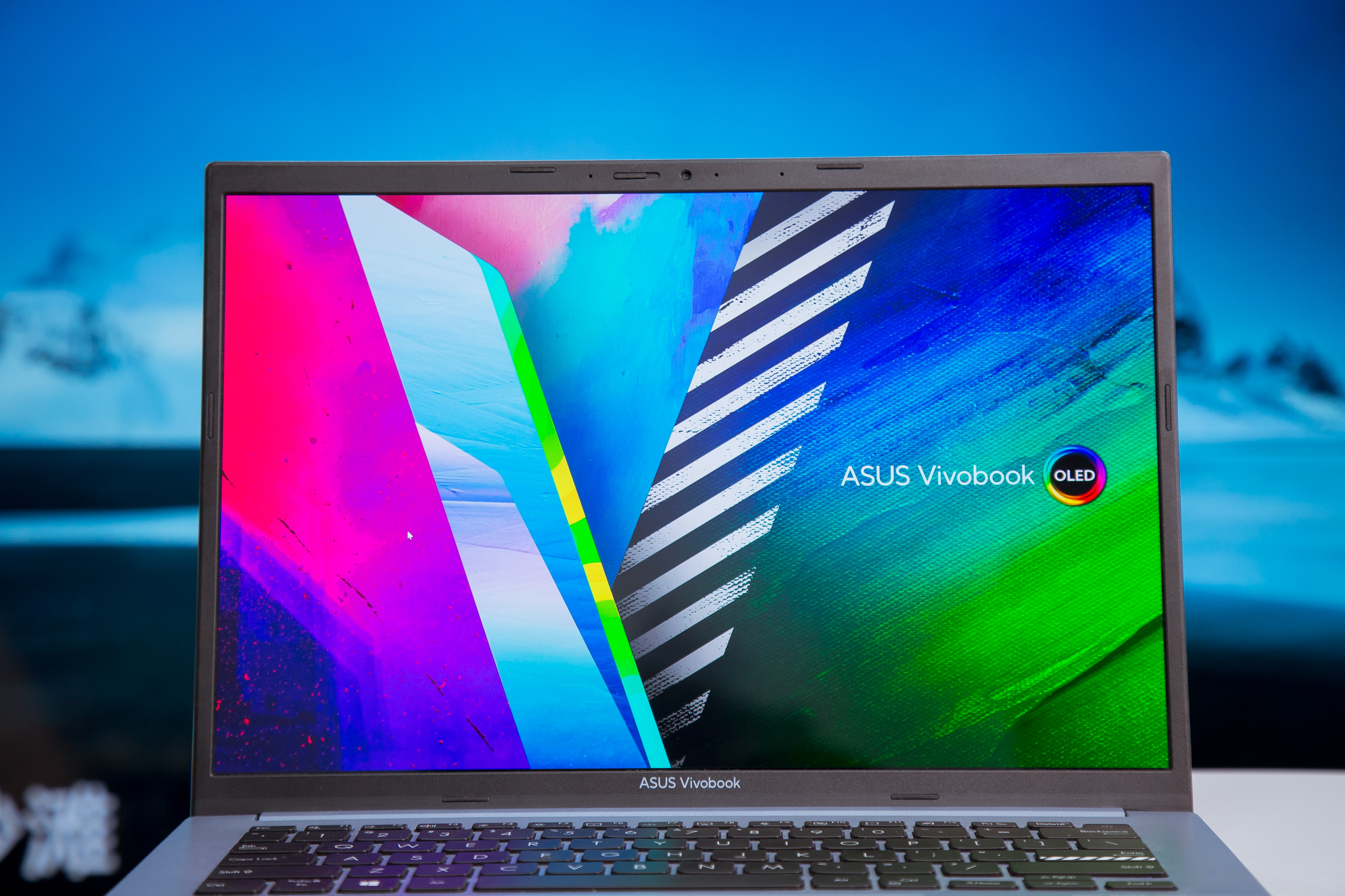 2.8koled屏有什么特色,2023年笔记本oled和ips屏幕哪个好