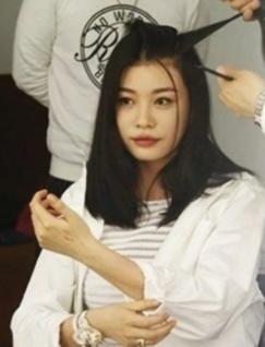 葛荟婕直播回应与汪峰关系,葛荟婕几岁跟汪峰在一起