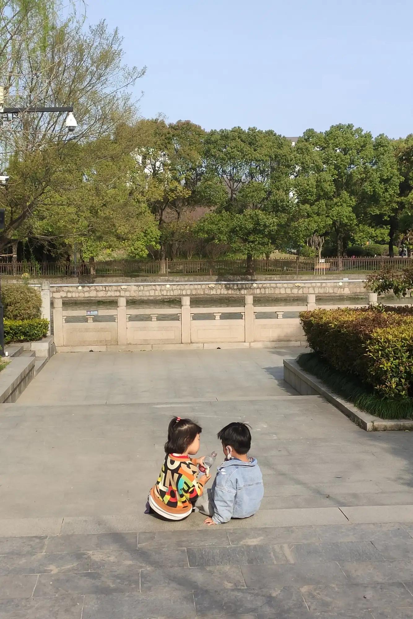 旋转木马:带你飞驰无垠的蓝天大草原「散文」