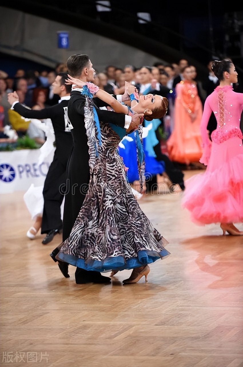 2007年嗜色恶狼将舞女骗到野外交易苟合三次分文不给还把她杀害