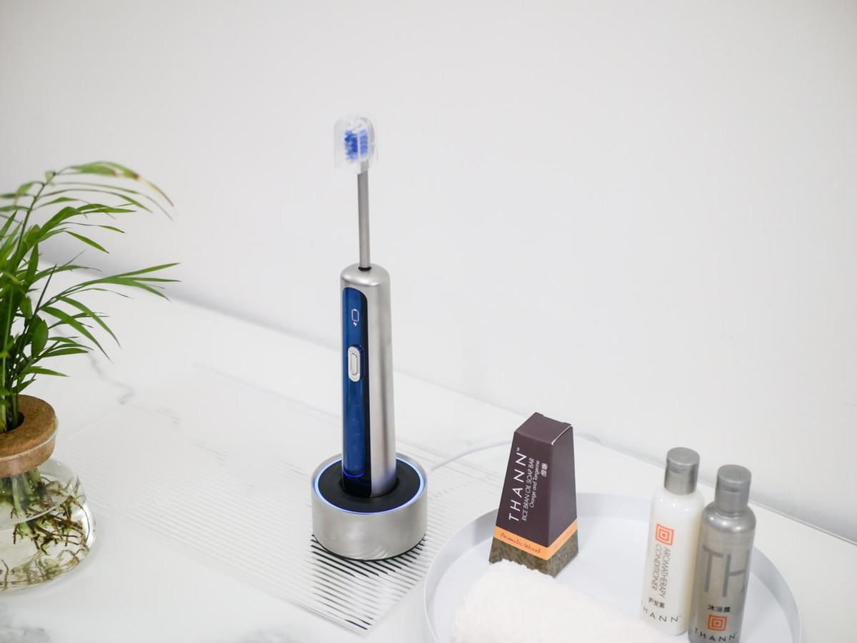 usmile电动牙刷和飞利浦电动牙刷,华为电动牙刷和飞利浦电动牙刷