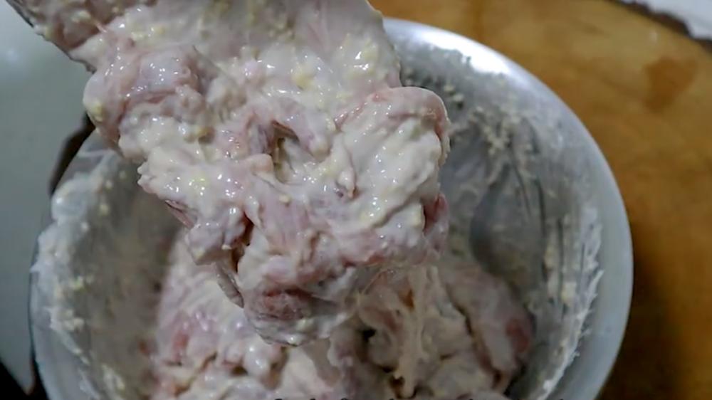 四川名菜酸菜滑肉汤教程,酸菜滑肉汤的做法王刚