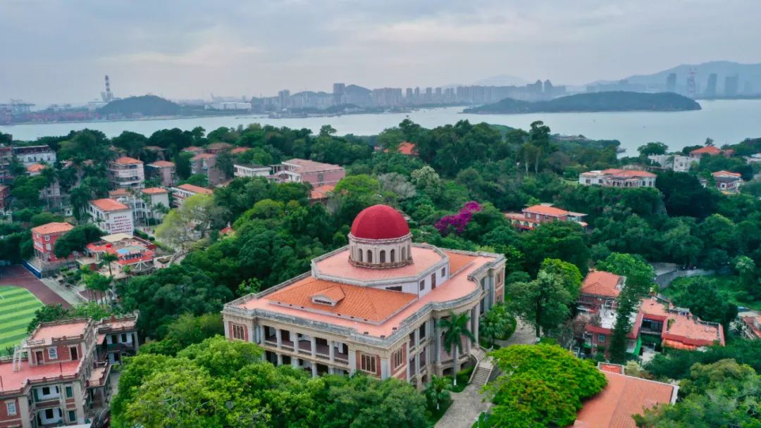 居停中国第四家华尔道夫酒店，奢享美味佳肴，开启鹭岛新玩法！
