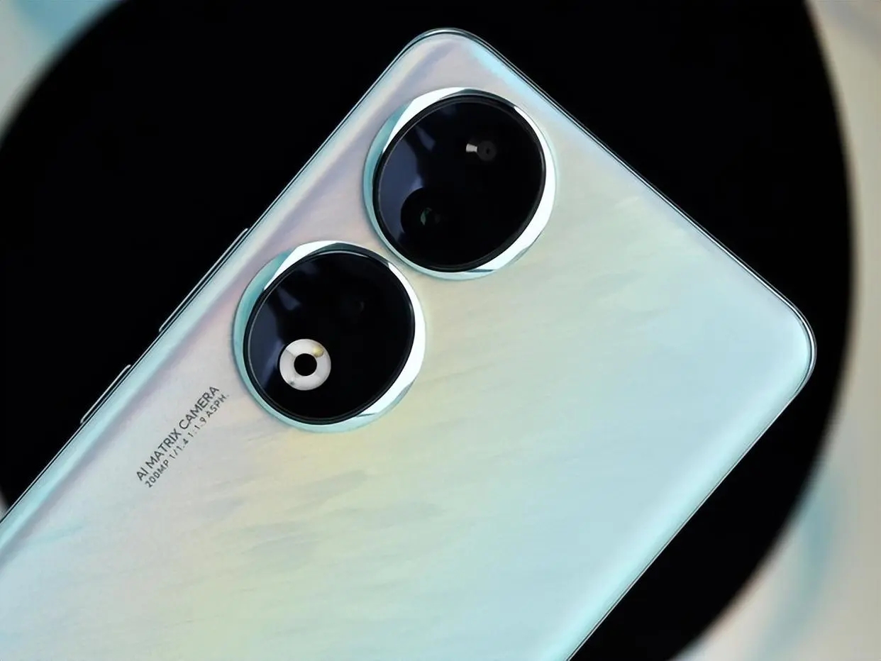 被“低估”的优质新机，12GB+256GB，仅2499元好评率高达97%