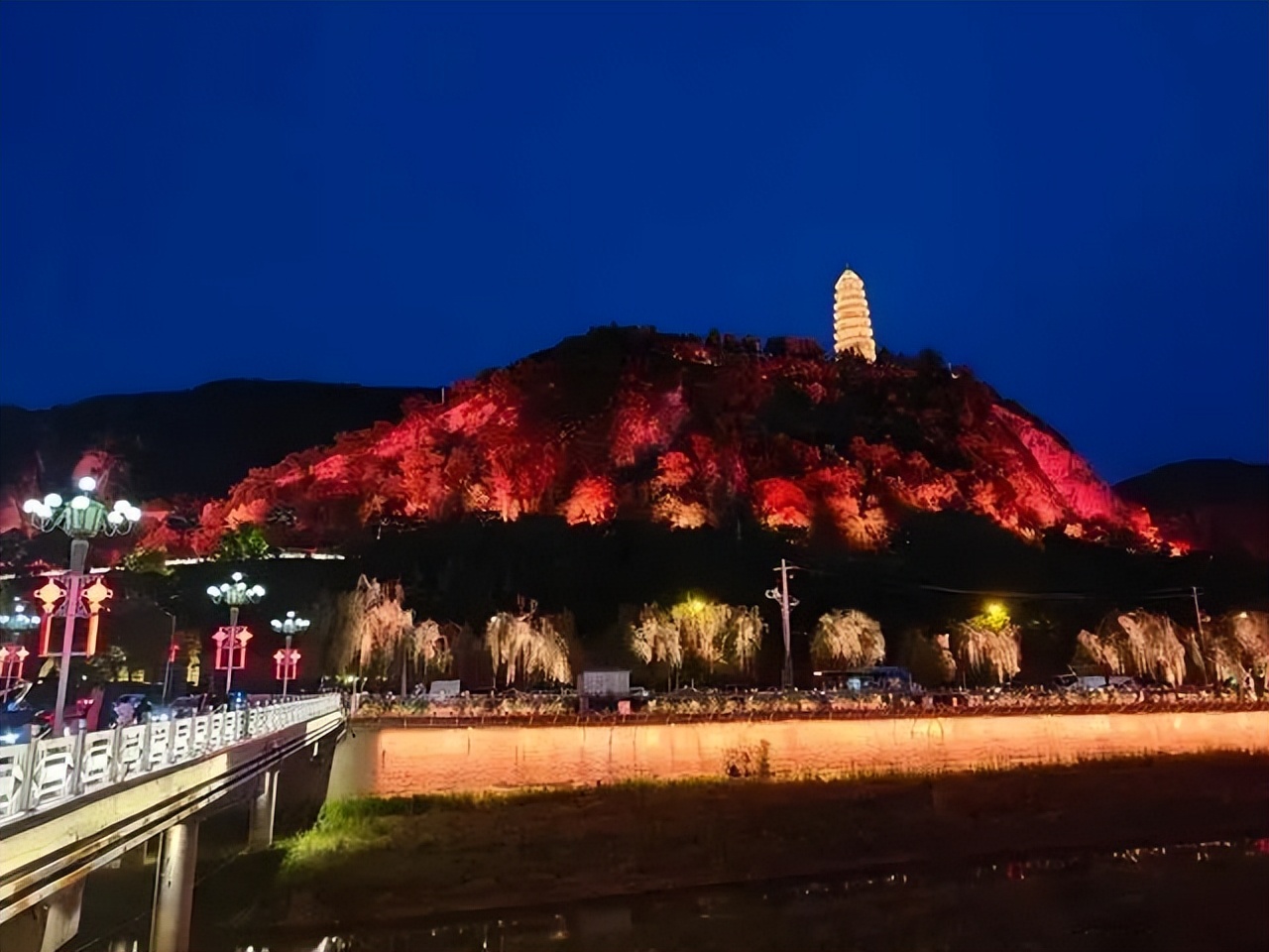 丹凤朝阳山丹丹花开,又见山丹丹花开