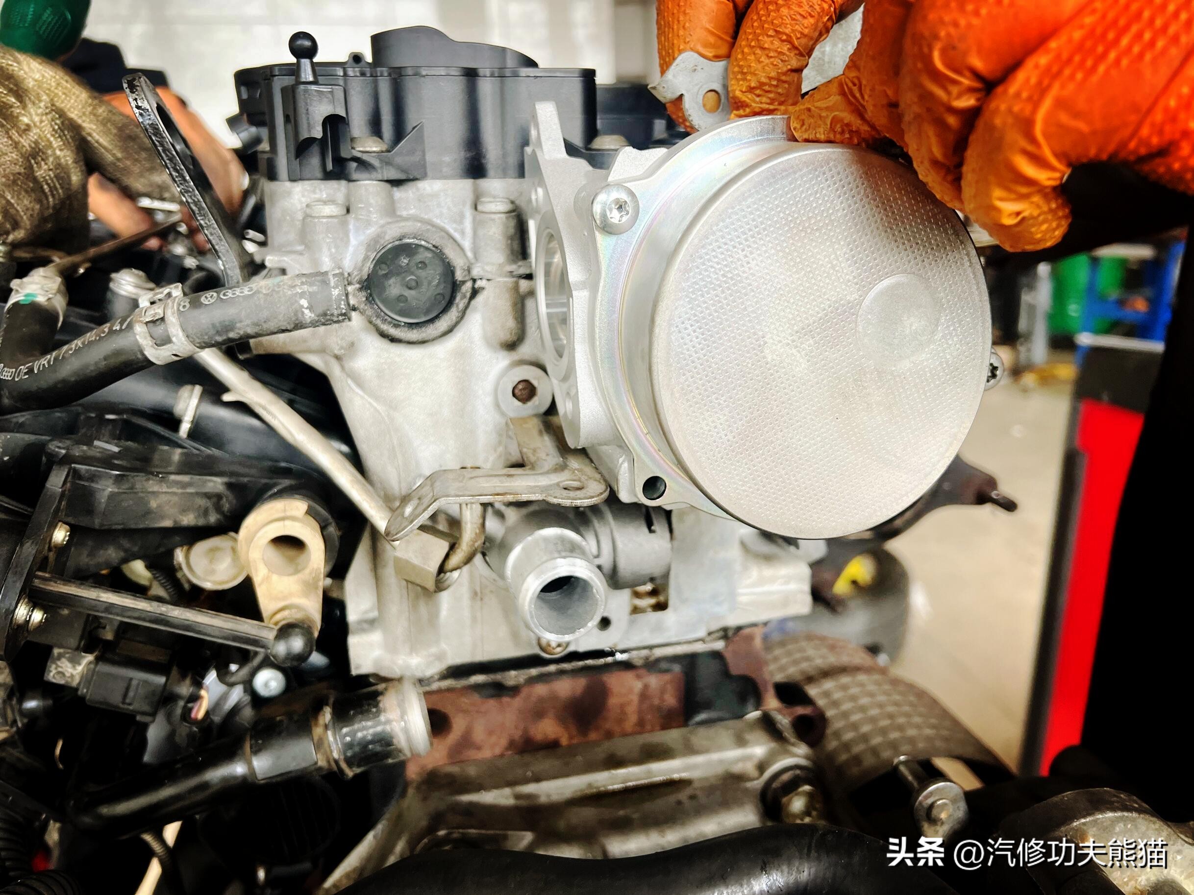 父亲老车翻新修复,父亲去世留下了的车去翻新