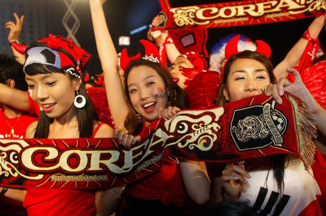 2002年韩日世界杯韩国vs西班牙,韩国人自己评价02年韩国足球事件