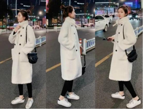 米白色羊剪绒大衣配什么裙子好看,米白色大衣秋冬怎么搭配好看