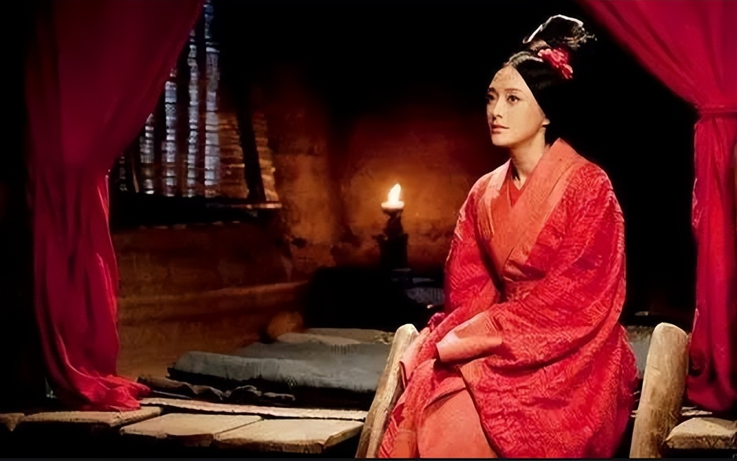 被鲁迅讽刺，都是女人的错，夏姬到底做了什么乱了春秋时期多国