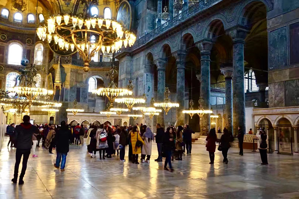 百年历史的索菲亚教堂,世界上的三座圣索菲亚大教堂