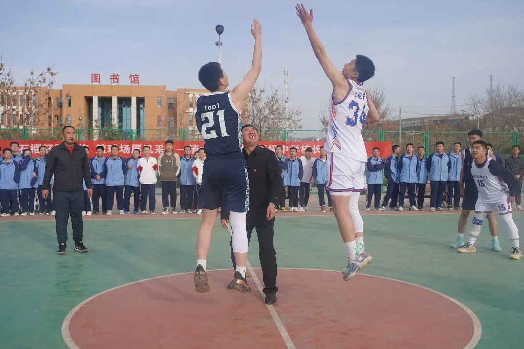 石榴籽紧紧抱紧公开课,石榴籽紧紧抱在一起宣传片