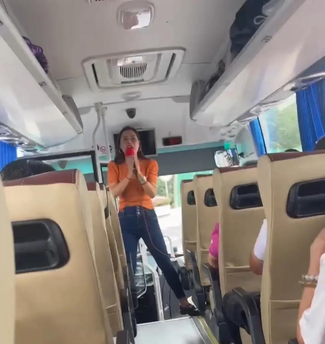 这样的导游真有意思太幽默了,遇到这样的导游满满的安全感