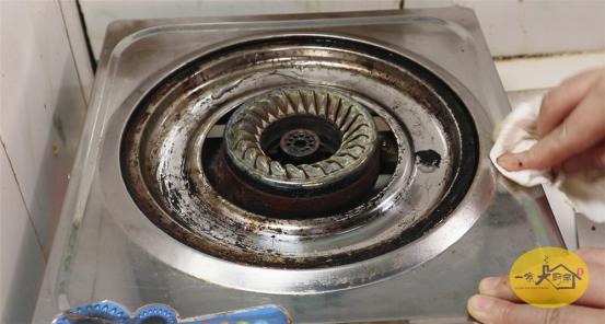 清洗燃气灶灶台小妙招,家用燃气灶如何清洗视频