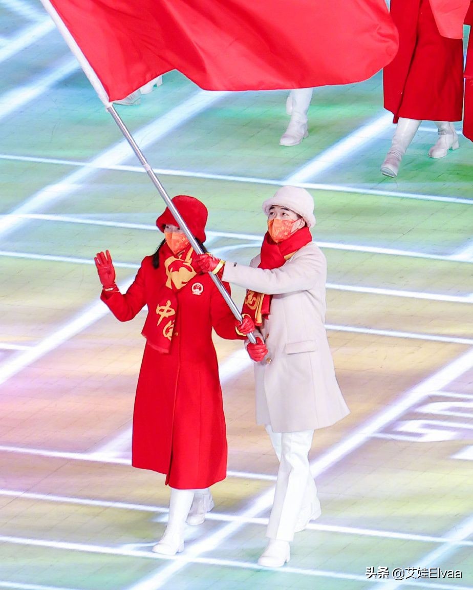 中国冬奥会代表团俄罗斯国旗入场,中国冬奥代表开幕式惊艳全球