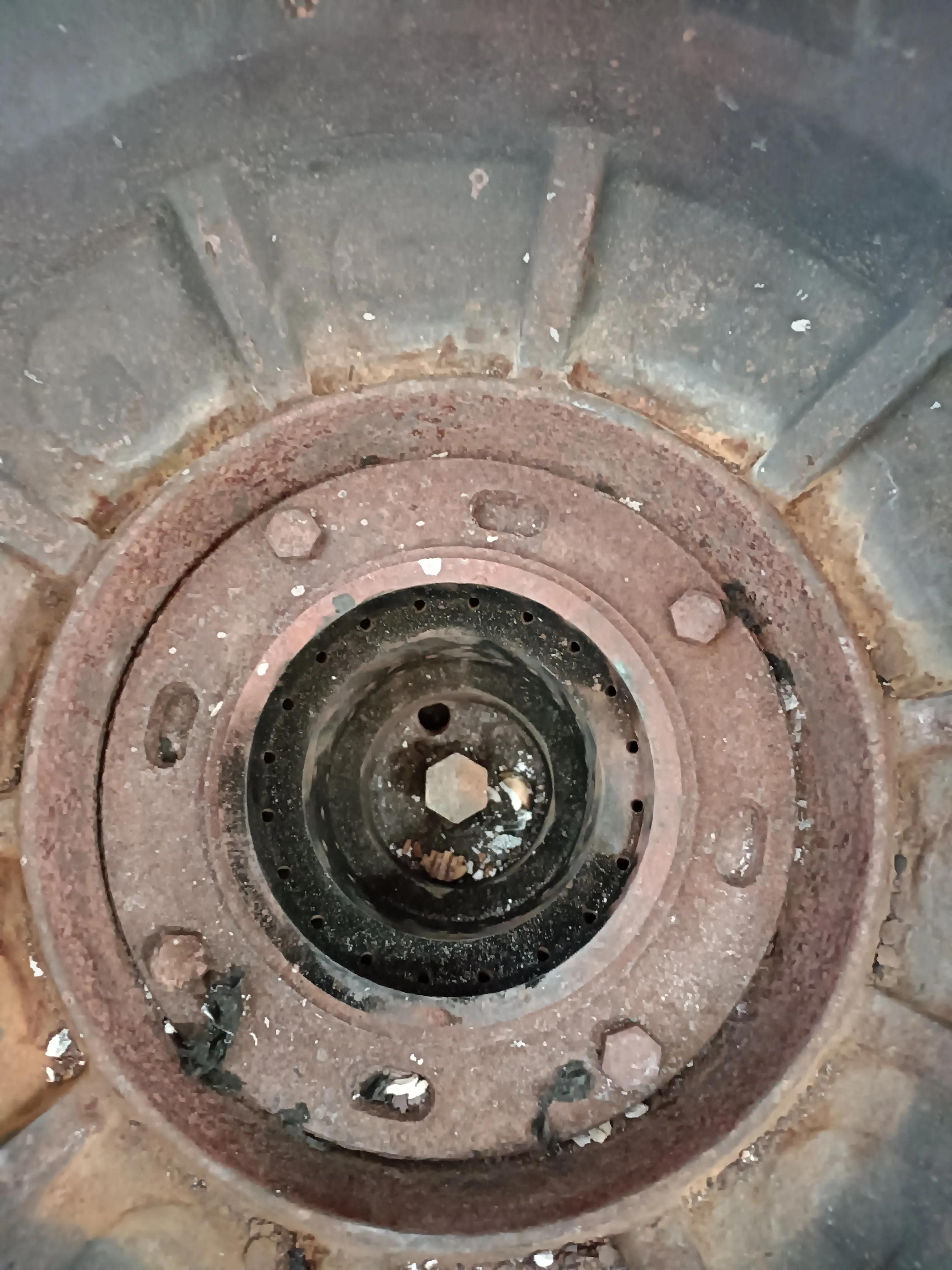 煤气灶打不着火要更换哪个器材,煤气灶换新小炉盖打不着火