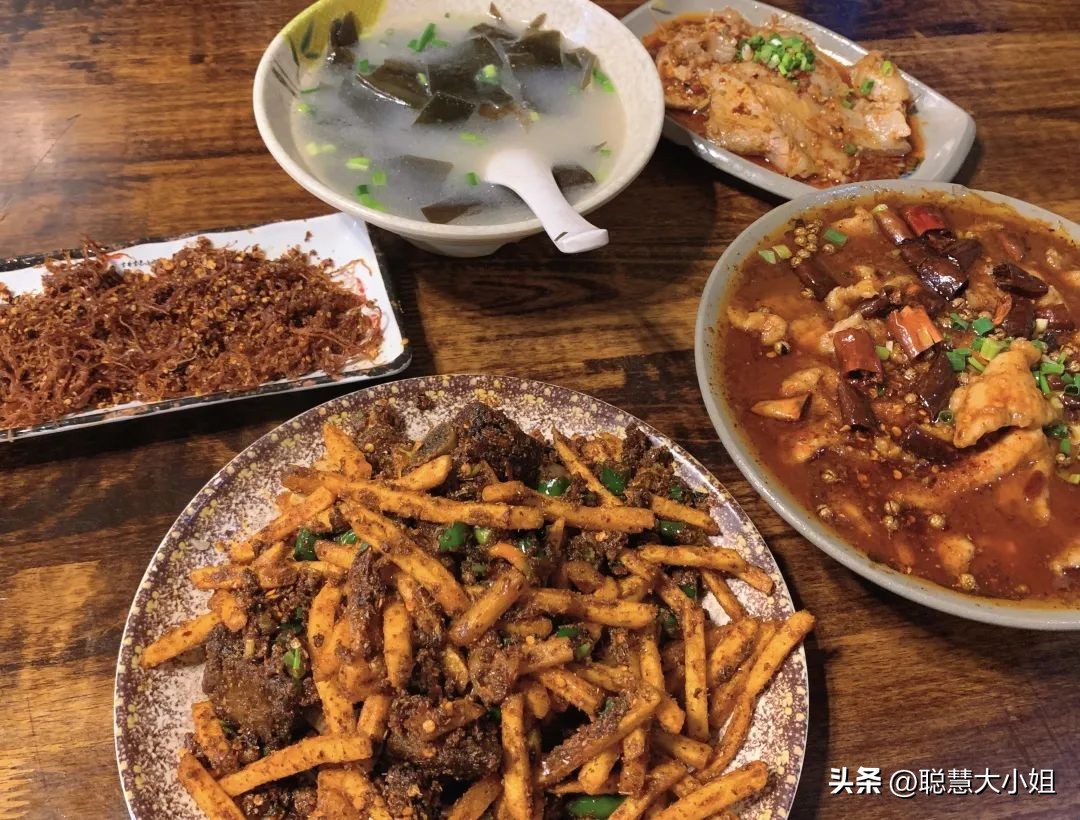 渝中区美食老字号推荐聚餐,重庆渝中区化龙桥华村烧烤老字号