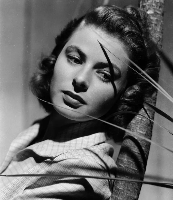 好莱坞第一夫人：风流的短发美人，3段婚姻出轨3次，死于妇科病