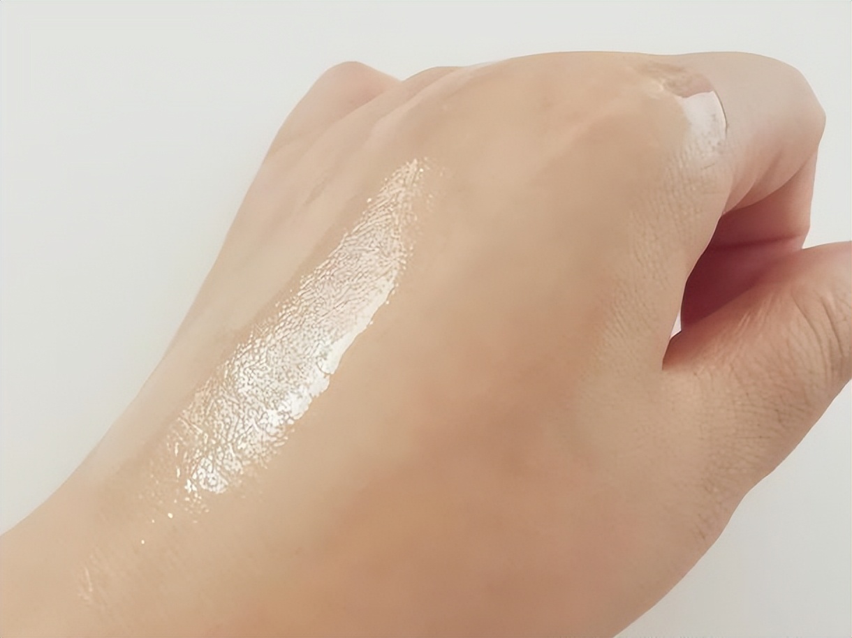 百雀羚淡纹帧颜霜和玉泽面霜,混油皮百雀羚平衡润泽爽肤水测评