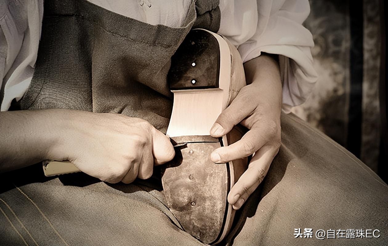 伊尔康二儿子订婚现场：新娘小腹鼓鼓如怀孕，婆婆盖过新娘