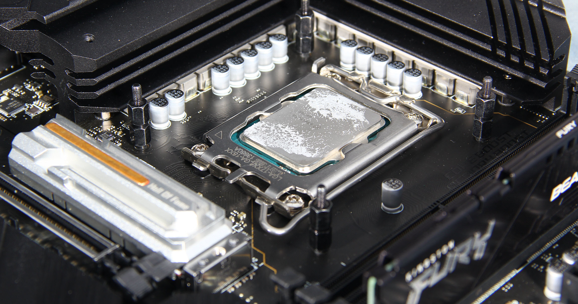 12代i712700kf跟i712700k区别,十二代i712700kf和12700k哪个好