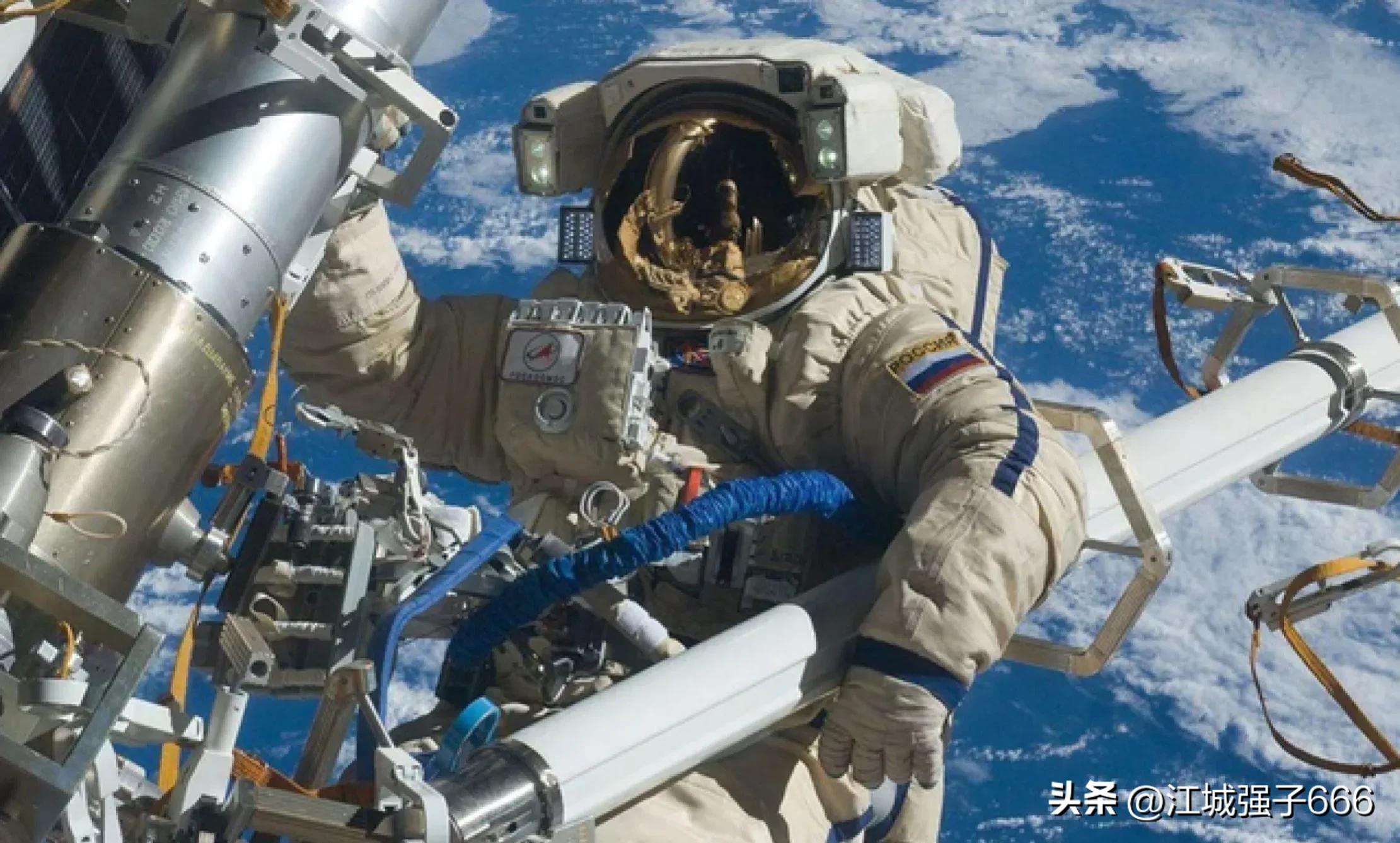 神十四航天员出舱,神十四航天员太空出舱图片