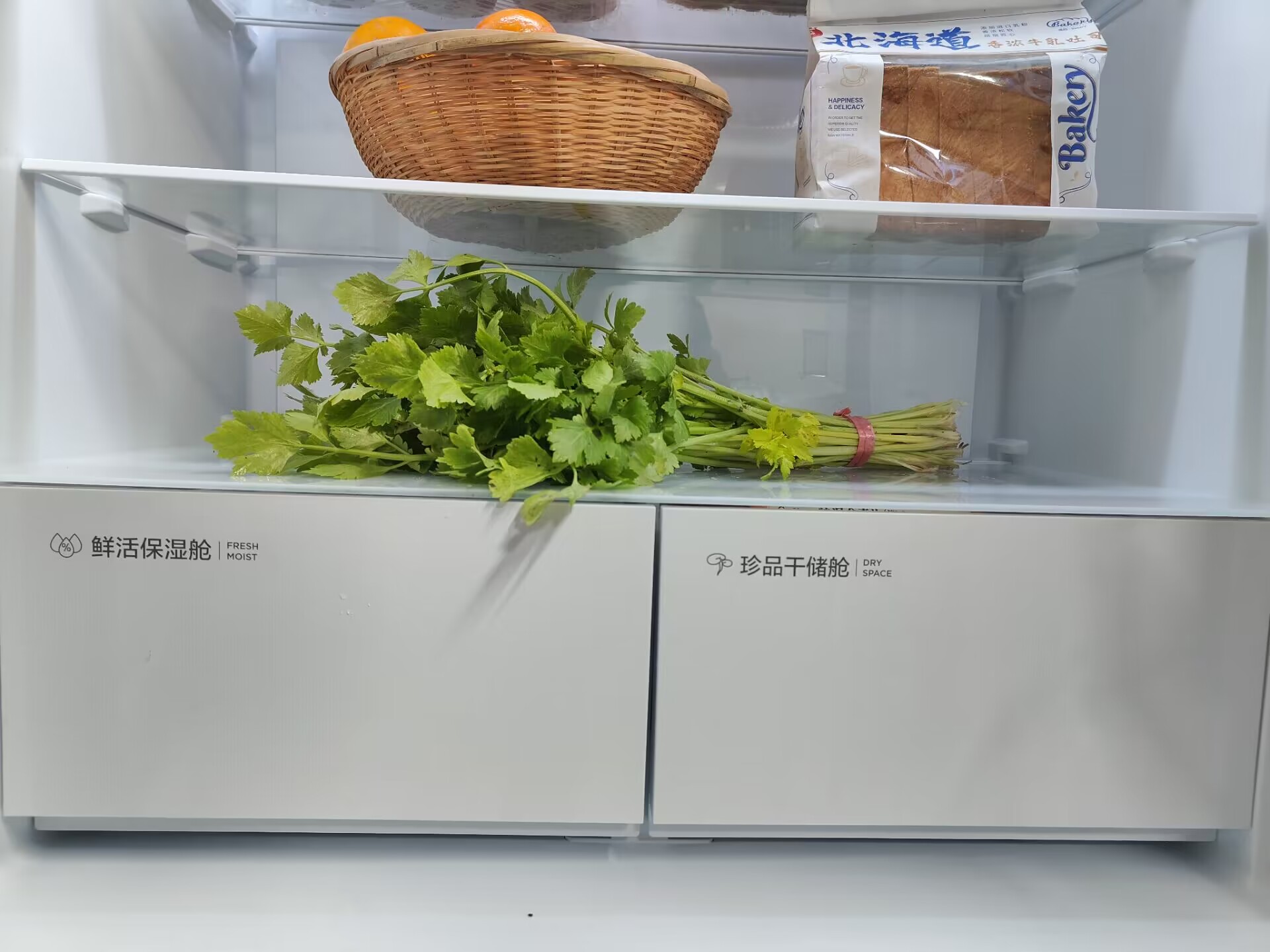 tcl超薄零嵌系列冰箱获奖上市当天,成都tclt9冰箱