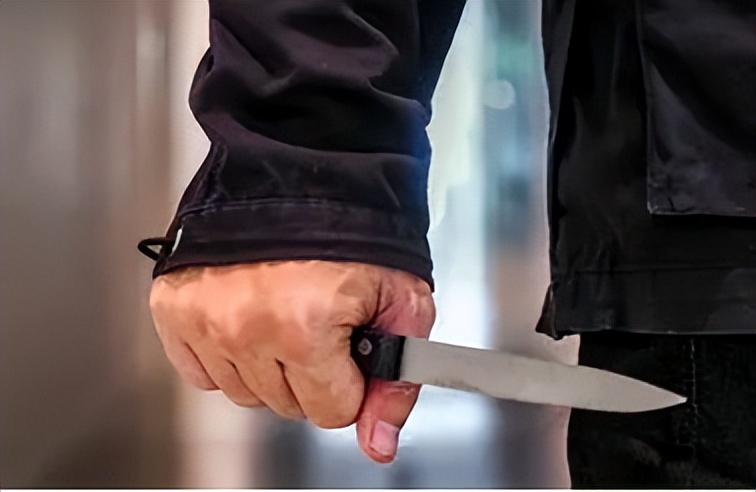 四川一对夫妻不孕，妻子提出找个男人来帮忙，于是找*夫情**“*种借**”