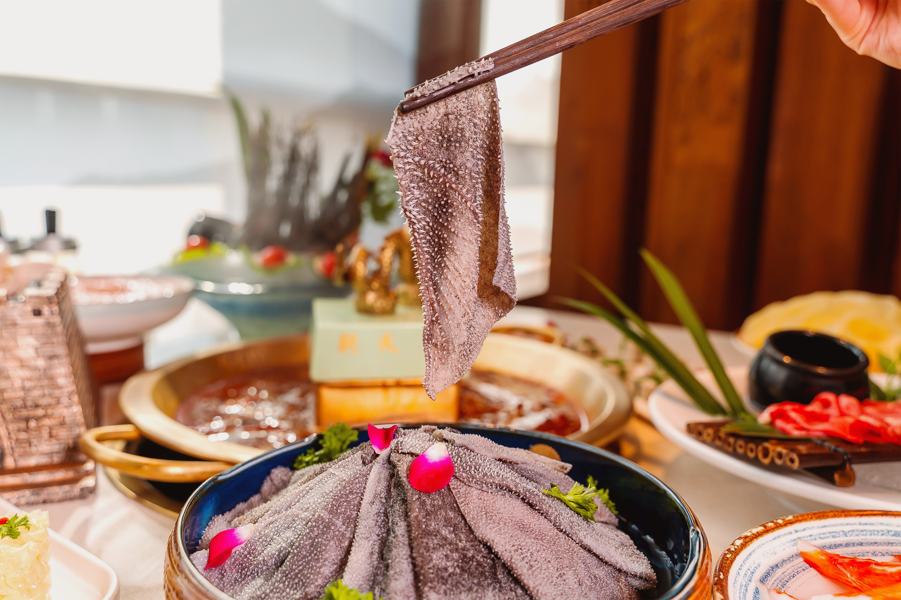 潮汕牛肉火锅和重庆麻辣火锅谁更受消费者喜爱?