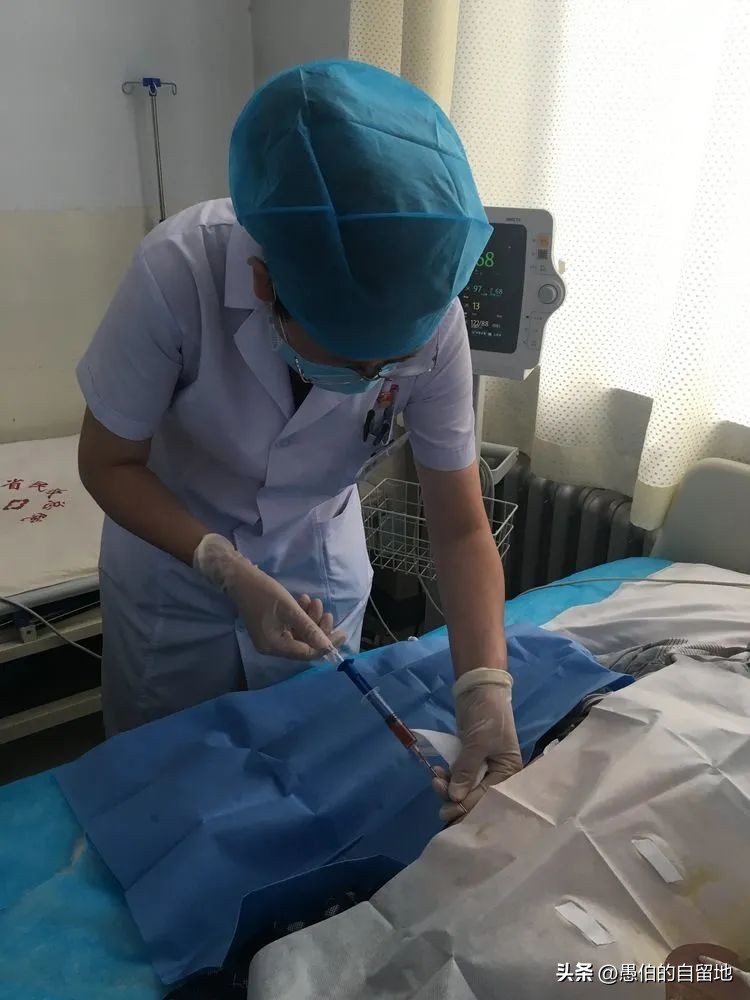 因为我是世上少见的双性人,注定了我无法走出生活的阴霾