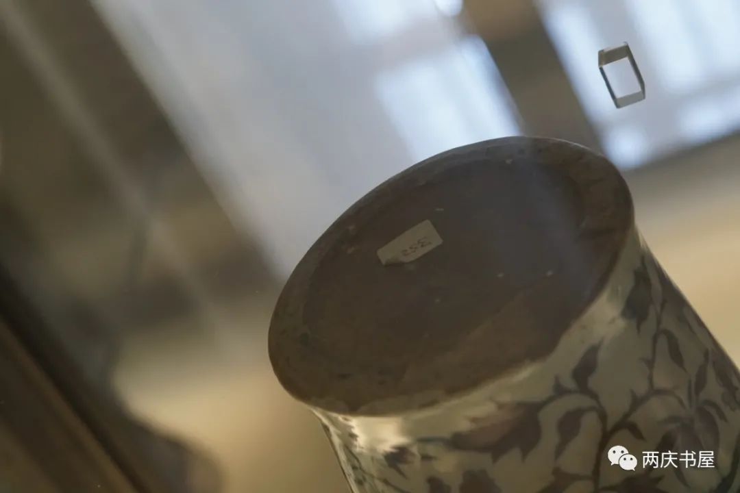 意大利藏元青花凤首梅瓶,大英博物馆元青花葡萄纹玉壶春瓶